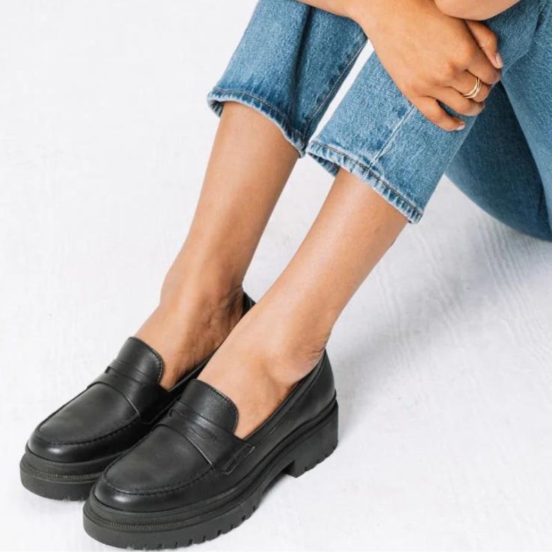womens-black-leather-loafers womens-black-leather-loafers